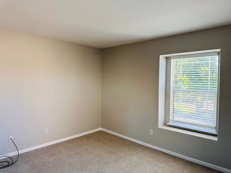 2403 Clemente Ln — Photo 23