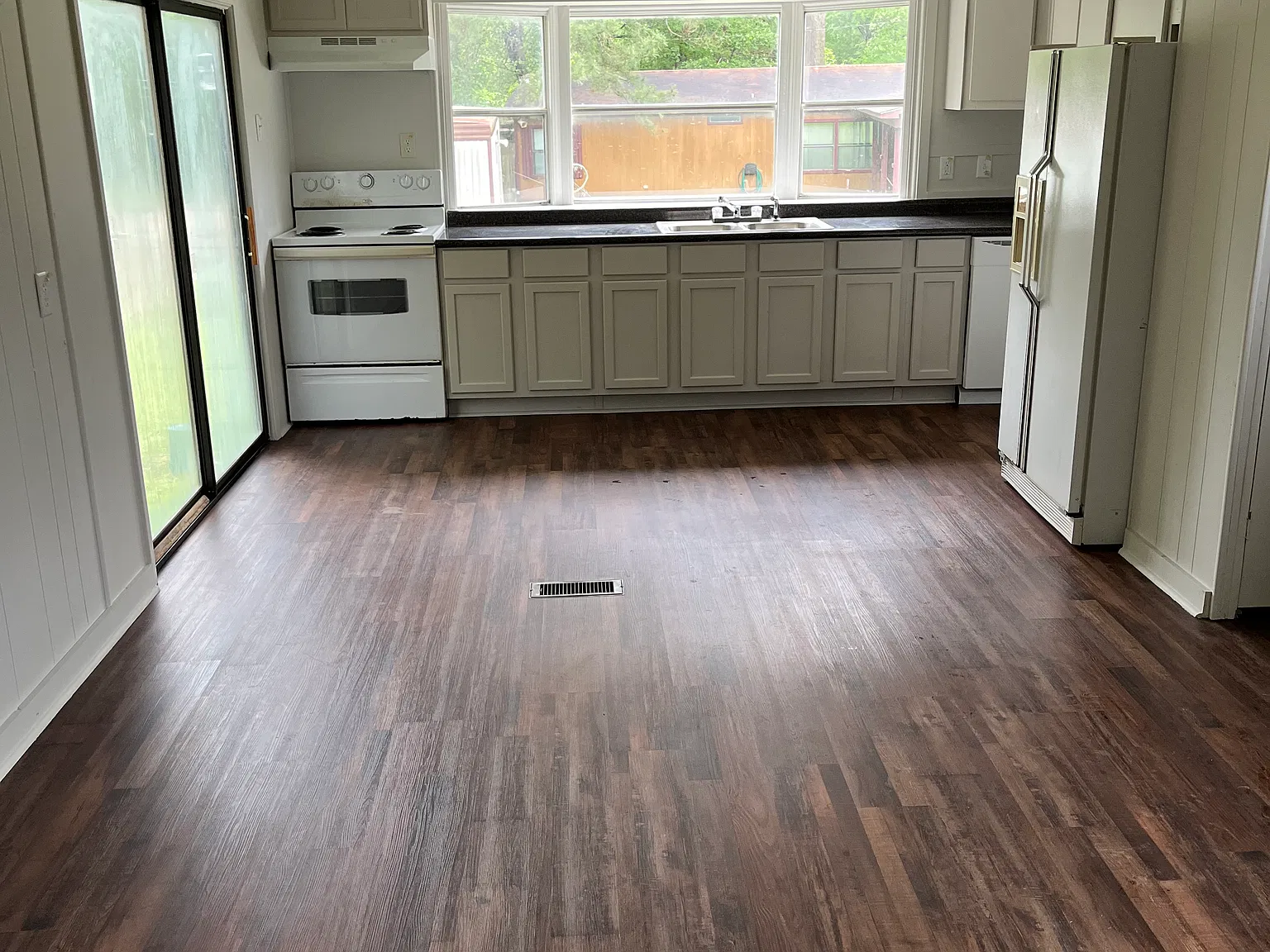 2 bed, $950 — Photo 2