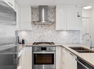 520 Como Lake Ave #2101, Coquitlam, BC V3J 0E8