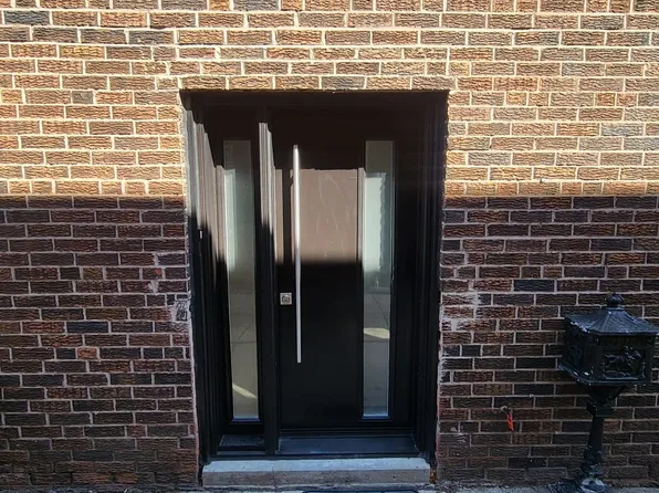 19 Saint Andrews Blvd #Basement, Toronto, ON M9R 1V9