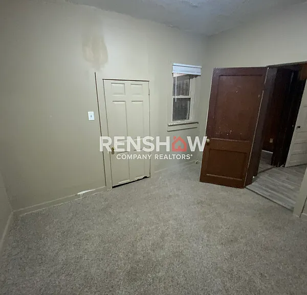 525 Baxter St — Photo 10