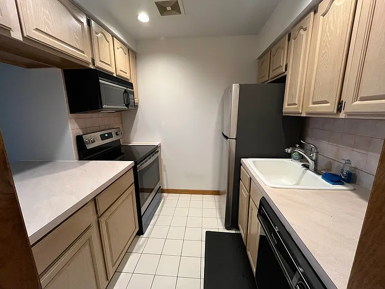 141 E Lake Blvd #F1 — Photo 3