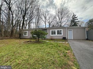 2215 Sanibel Dr, Reston, VA 20191