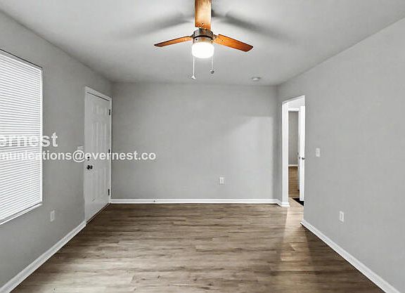 5th image of 1368 Alverado Way