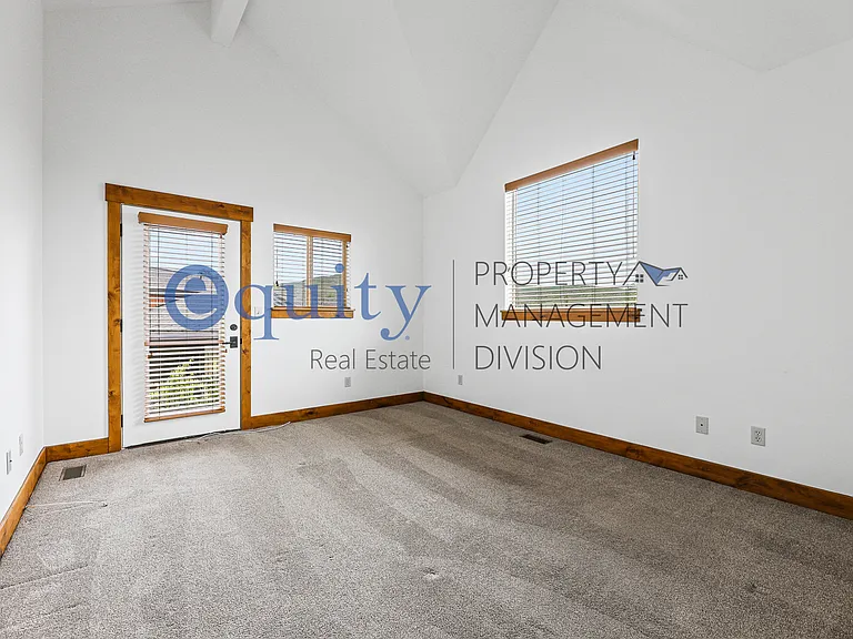 8143 Courtyard Loop — Photo 12