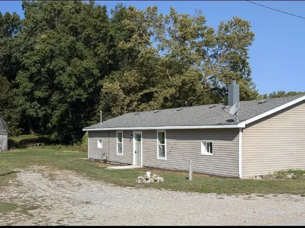 1435 S State Road 23 Rd, Knox, IN 46534