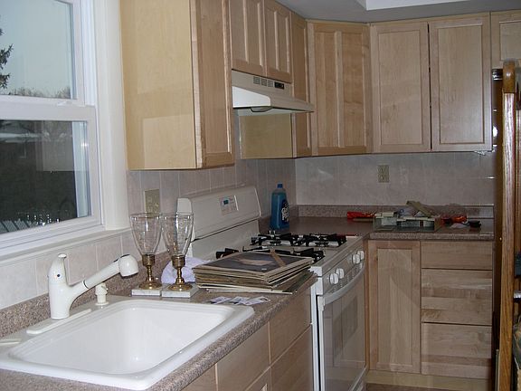 3rd image of 440 Green Ave #1