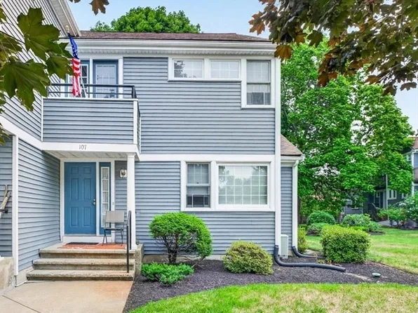 501 Auburn St APT 107, Whitman, MA 02382