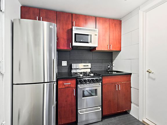 4th image of 54 Jane St APT 1