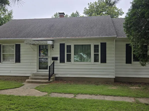 441 N Walnut St, Rochester, IL 62563
