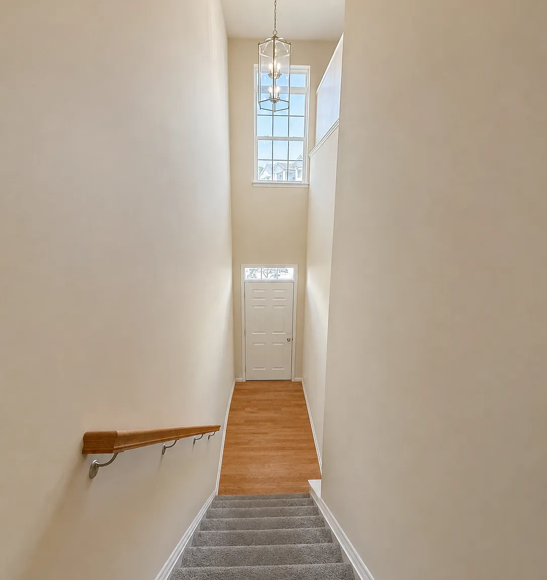 3 bed, 2.5 bath, 1800 sqft, $2,495 — Photo 2