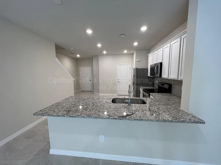 4517 Sparkling Shell Ave — Photo 7