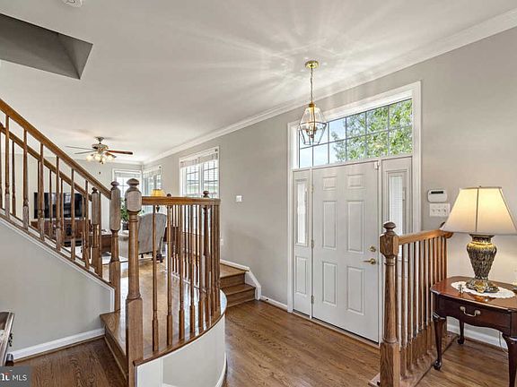 3rd image of 5725 Governors Pond Cir