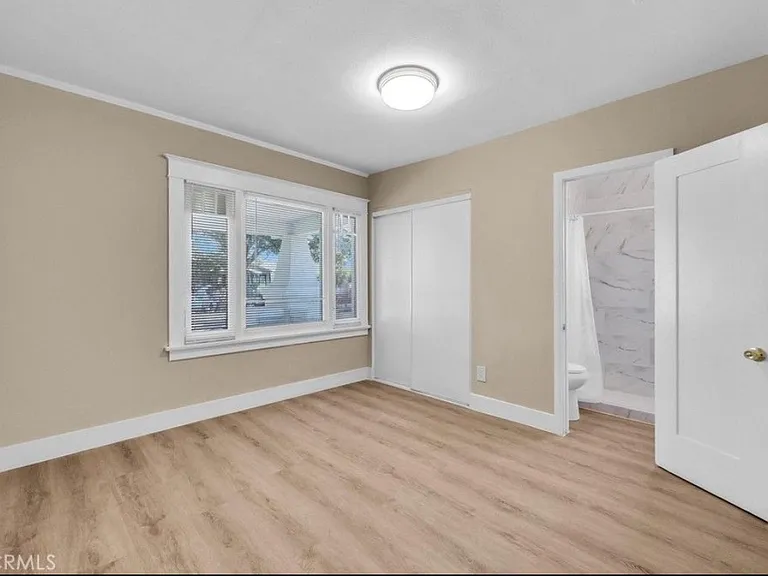 820 S Van Ness Ave — Photo 7