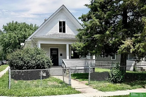 2524 Fort St Photo 1