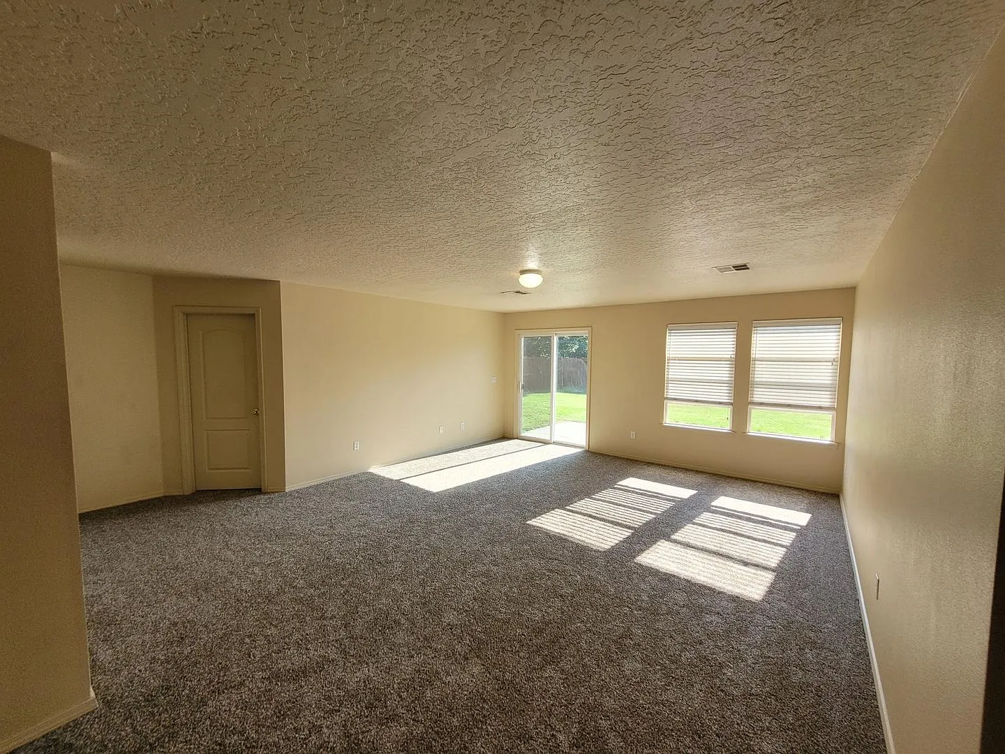 Great Home in Meridian Near Shopping! — Photo 2