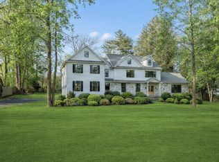 1427 Sugartown Rd, Berwyn, PA 19312