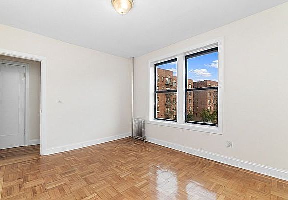4th image of 30 Seaman Ave APT 2M