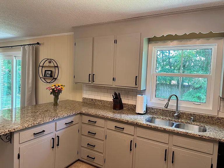 2204 N Dallerton Cir — Photo 8