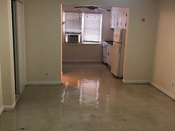 5th image of 824 E Broadway APT 102
