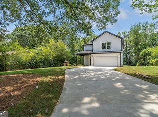 2559 Oak Cir, Ellenwood, GA 30294