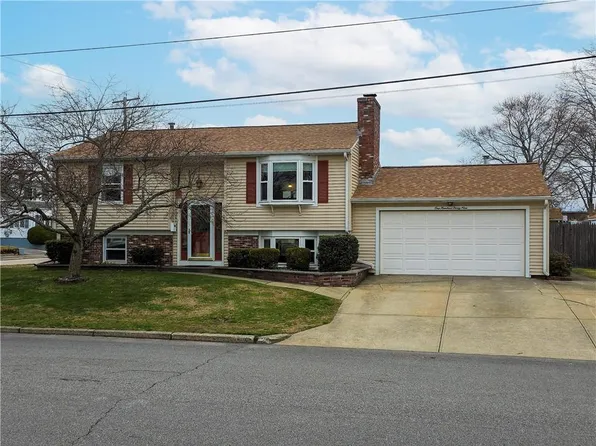 139 Burgess Ave, Pawtucket, RI 02861