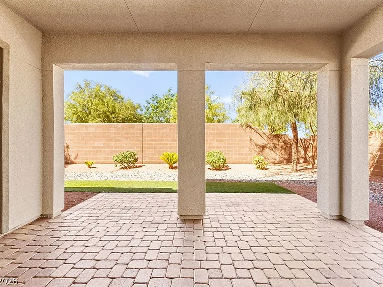 10314 Apache Blue Ave — Photo 46