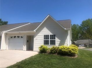 135 Bethania Oaks Cir, Pfafftown, NC 27040
