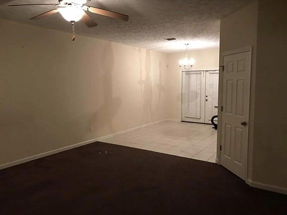 3rd image of 2616 Oakmont Dr