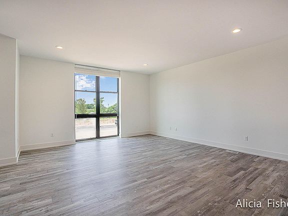 5th image of 5300 60th St SE #9