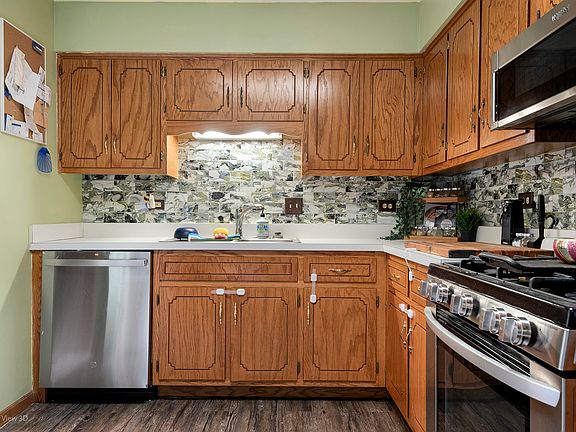 5th image of 196 Saenz Ln #D