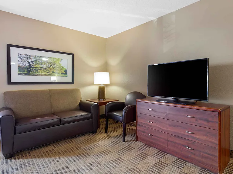 Deluxe Studio - 2 Full Beds