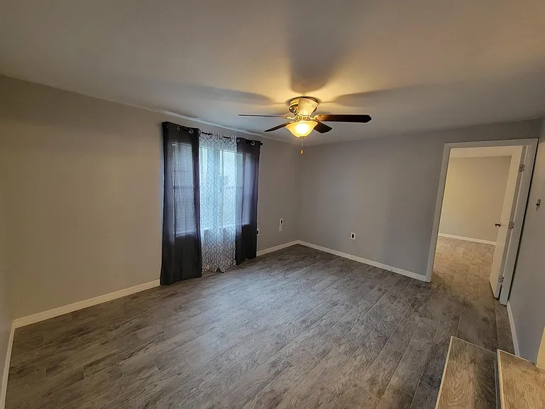 Bonus Room!! What is your vision? Large Master Bedroom/Family Room/Extra Bedroom/Living Room/Movie Room