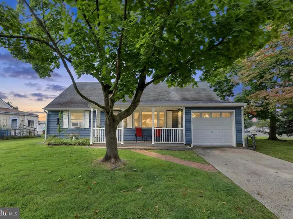 410 Holmes Dr, Burlington, NJ 08016