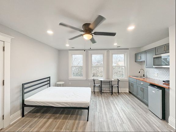 2nd image of 5845 Phillips Ave Floor 3