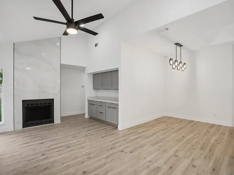 11615 Henley Dr — Photo 6