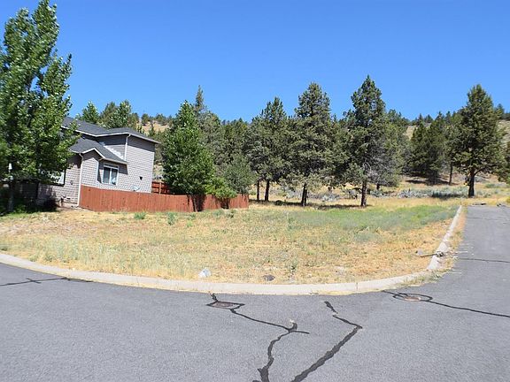 3rd image of 1295 Honey Locust Dr