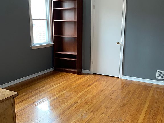 3rd image of 5825 W Cornelia Ave #2