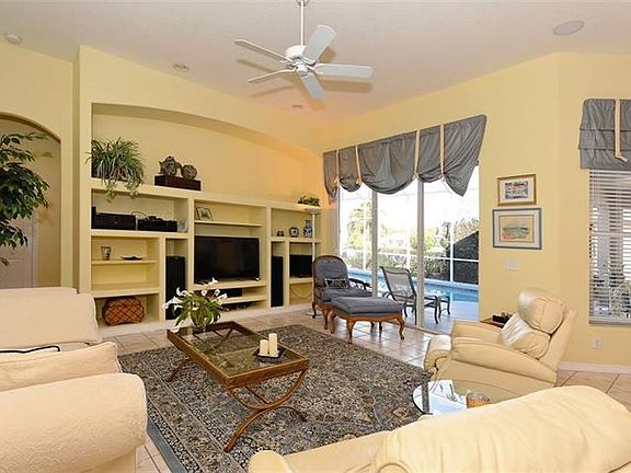 4th image of 6742 Carlyle Ln