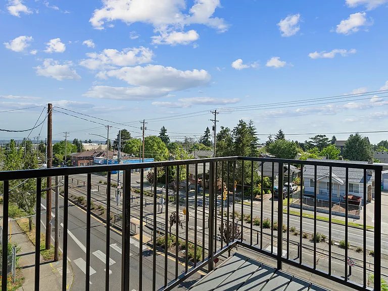 Evergreen Peak Apartments — Photo 24