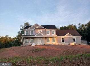 401 Sawtooth Oak Dr, Lewisberry, PA