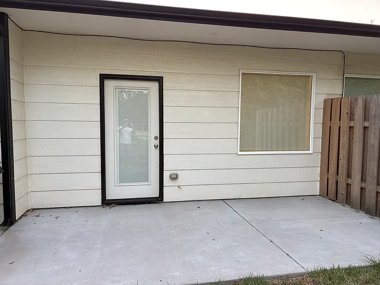 210 N Hoover St #210 — Photo 10