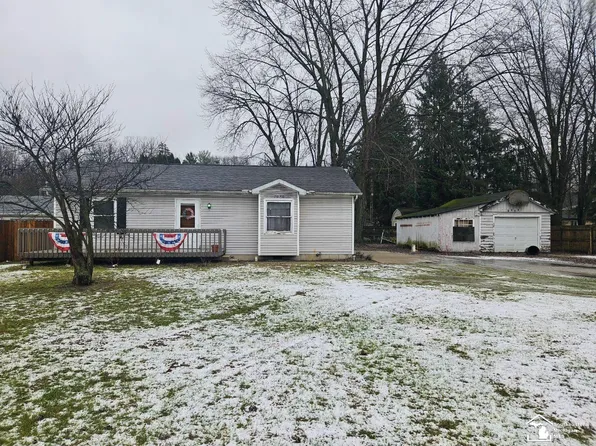 7936 Wiseman Ave, Lambertville, MI 48144