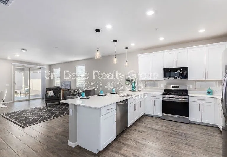 21242 W Wilshire Dr — Photo 21