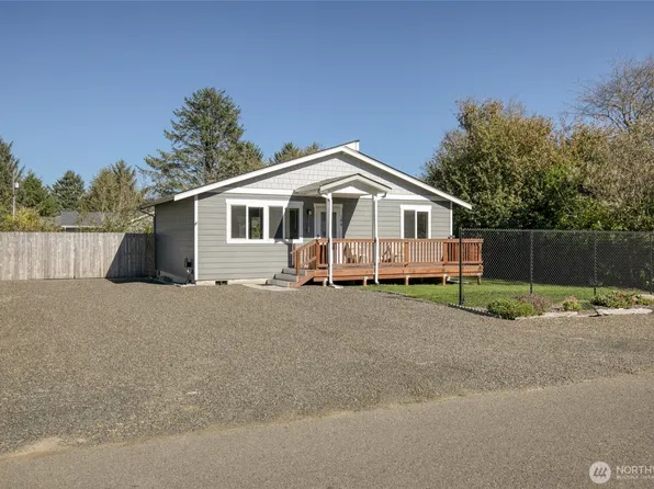 164 N Oar Loop NW, Ocean Shores, WA 98569