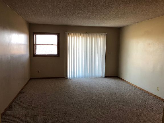 Living room looking from front entry