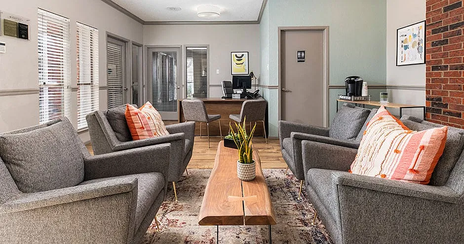 Brady Station Apartments — Photo 1