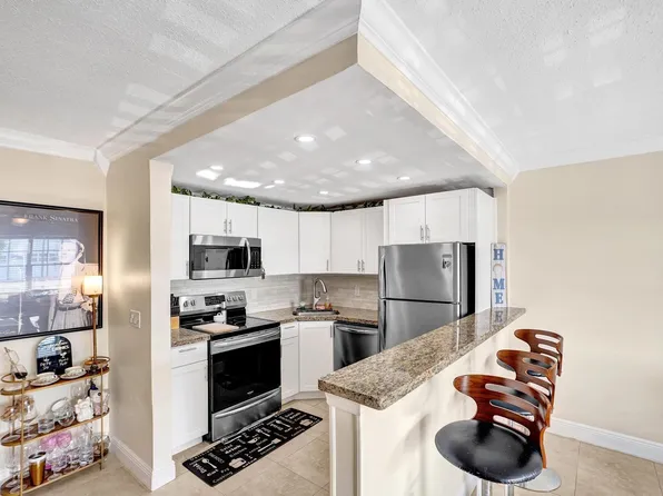 5201 NE 24 #A-203, Fort Lauderdale, FL 33308