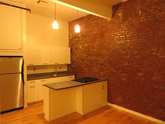 Rented by Rennit Inc.