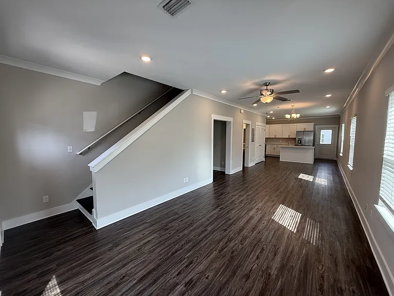 202 Date Palm Ln #1 — Photo 6